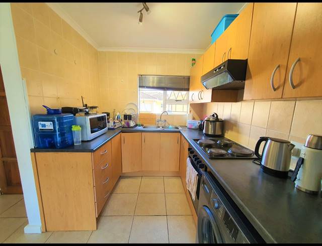 2 BEDROOM APARTMENT FOR SALE IN BURGUNDY ESTATE
